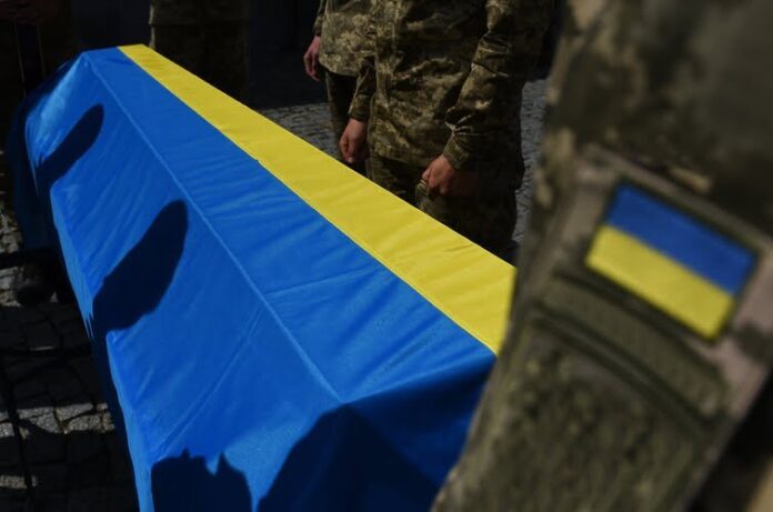 Хто має право отримати виплати за загиблих воїнів та як це зробити. Пояснення від громадської організації