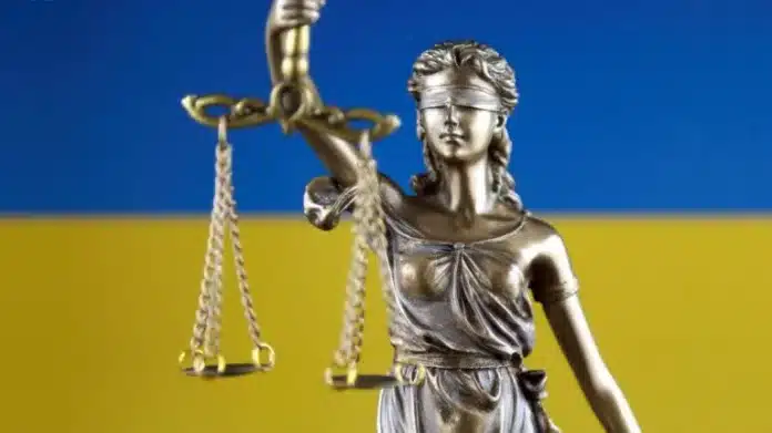 Прокурору з Луганщини загрожує довічне за державну зраду
