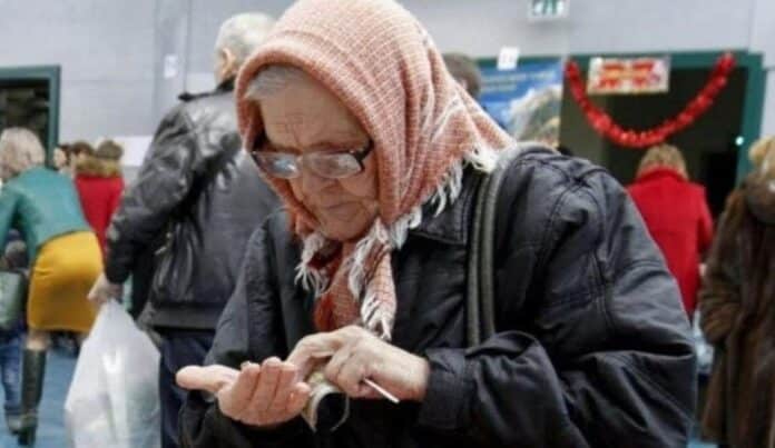 З 1 березня на ТОТ Луганщини пенсії перераховуватимуть лише тим, хто має паспорт рф