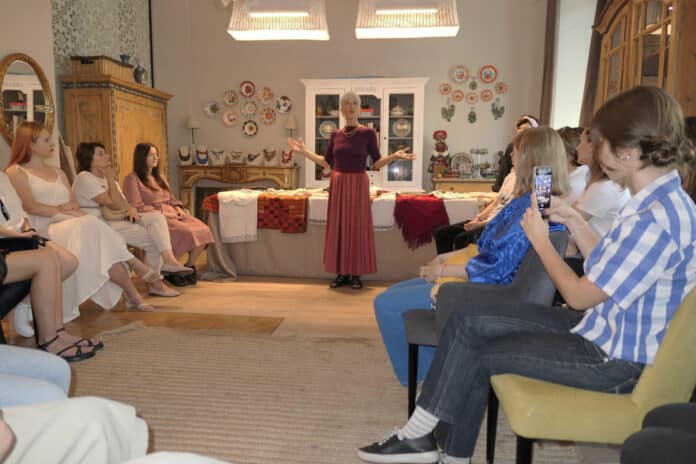 Магічні таємниці українського народного одягу