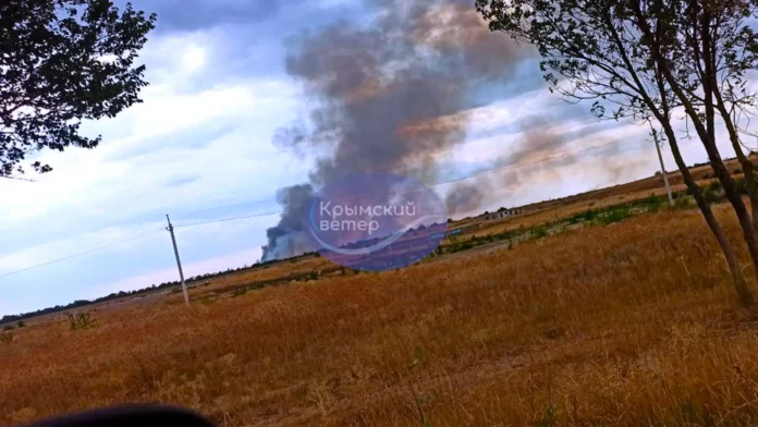 В Криму пожежа з вибухами біля аеродрому