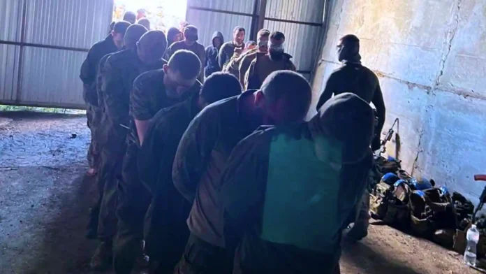 Понад сотню російських бійців взято в полон за раз на Курщині