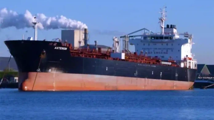 Західні компанії страхують танкери з російською нафтою