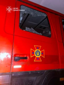 Пожежна частина ДСНС в Кураховому під російським обстрілом