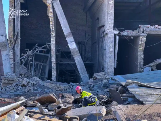Наслідки вибуху у Києві в АТП, загинули люди. Фото