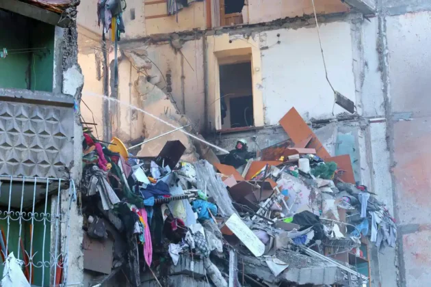 Удар по житловому будинку Харкова: росіяни вбили щонайменше трьох людей