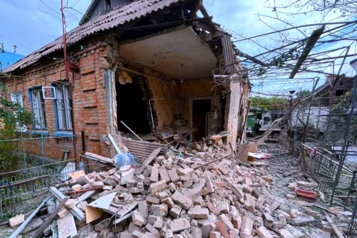 Нікополь під російським обстрілом, загинула дитина