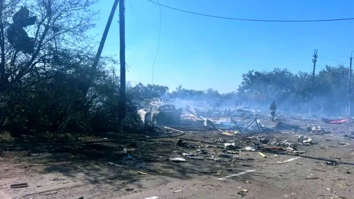 У Покровському районі росіяни поцілили у магазин, вбили та поранили людей