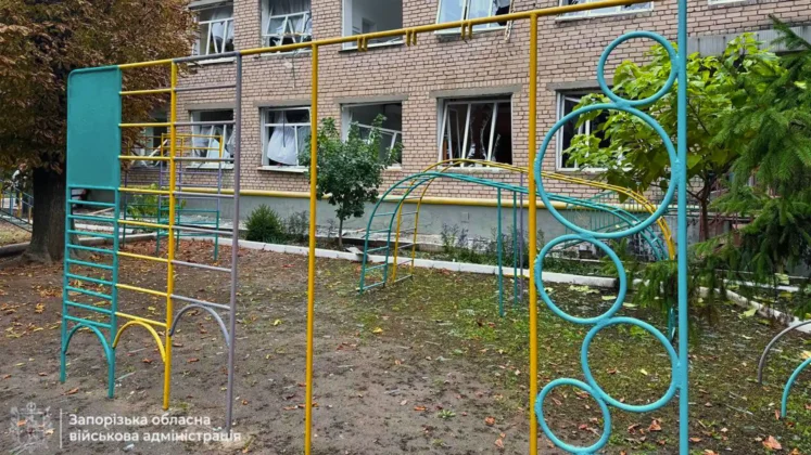 Удар по житловому кварталу в Запоріжжі: троє людей вбито, багато поранено