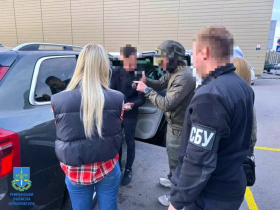 У Рівному викрили 26 медиків, які «заробляли» на чоловіках призовного віку