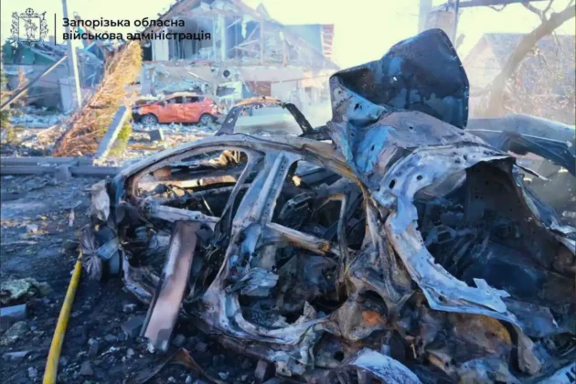 Удар по будинках та лікарні у Запоріжжі: загинула людина, багато поранених