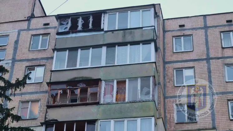 Наслідки російської атаки БпЛА на Київ: фото та відео