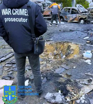 Нічна атака на Одесу: росіяни вбили жінку, двоє дітей поранено