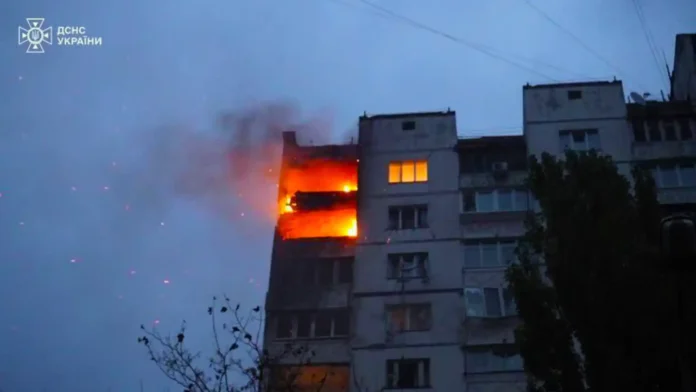 Наслідки повітряної атаки російських дронів на Київ