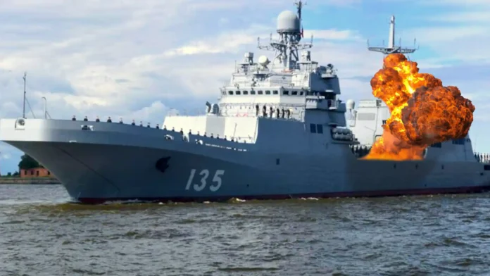 На росії в порту Туапсе, ймовірно, уражено десантний корабель – ЗМІ