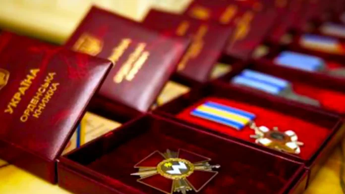 Рада ухвалила законопроєкт про позбавлення зрадників нагород