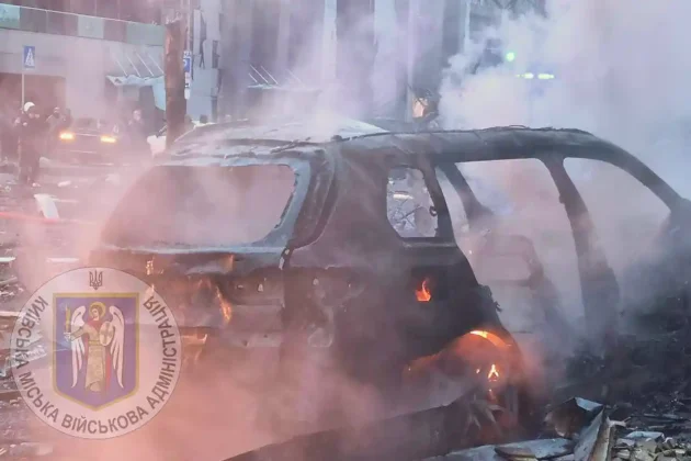 Наслідки ранкового ракетного удару по Києву: фото та відео