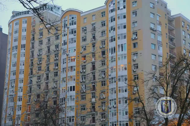 Наслідки ранкового ракетного удару по Києву: фото та відео