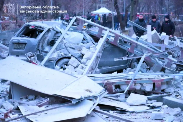 Наслідки атаки росіян на лікарню у Запоріжжі: багато загиблих та поранених