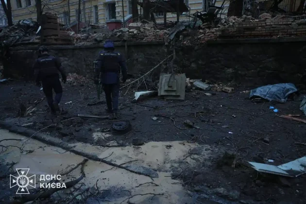 Наслідки ранкового ракетного удару по Києву: фото та відео
