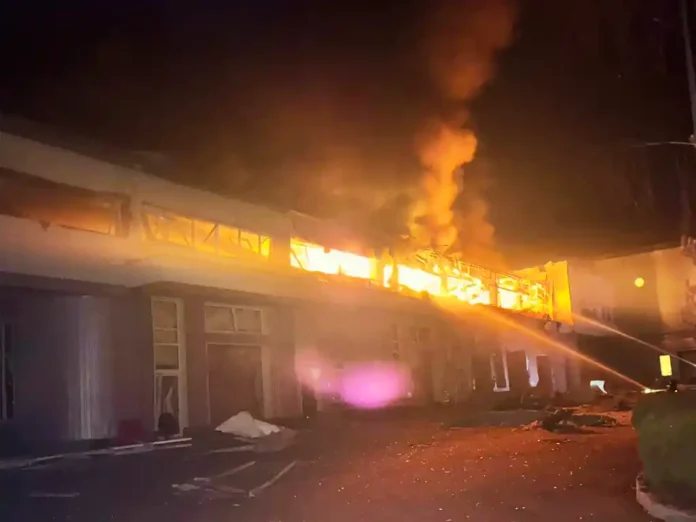 Наслідки атаки на Київщині: постраждав музей ретро-автомобілів