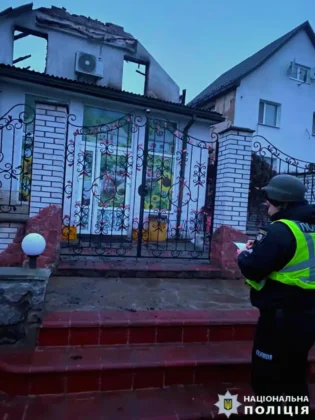 Наслідки атаки БпЛА на Київщині: уламками поранено дитину