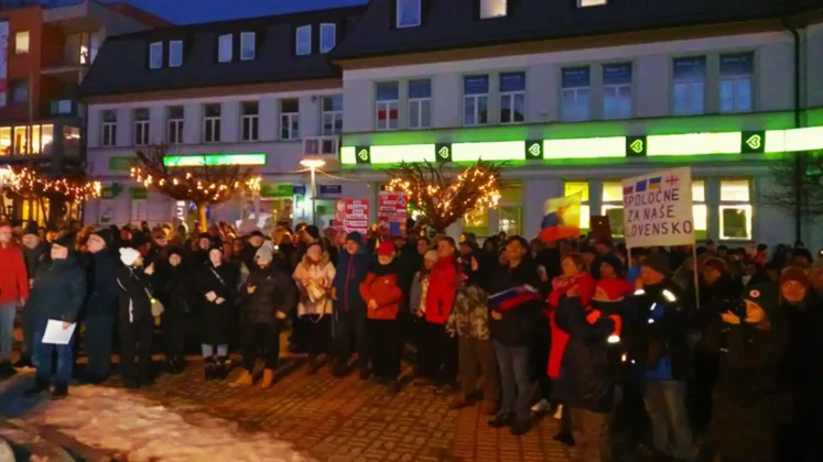 Словаччинна масово протестує проти уряду Фіцо