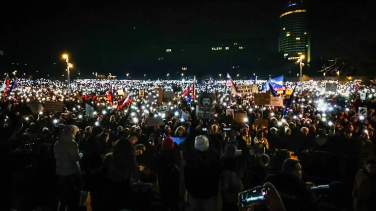 Словаччинна масово протестує проти уряду Фіцо