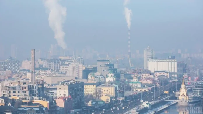 Влада попросила киян закрити вікна та пити більше води - КМДА