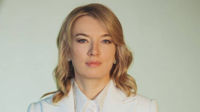 фото голова партії Слуга народу Олена Шуляк