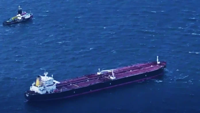 Нафтовий танкет росіян сів на мілину у Німеччині