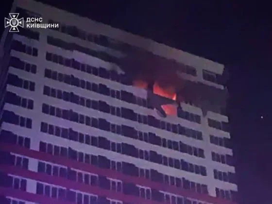 Уламки БпЛА впали на недобудовану багатоповерхівку на Київщині