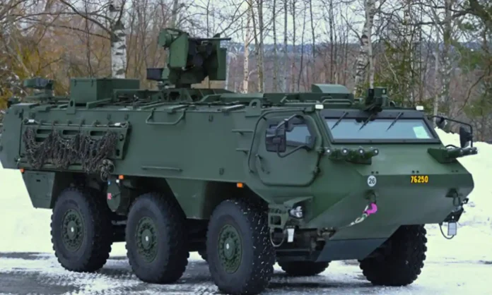 Латвія надасть Україні партію нових БТР «Patria 6x6»