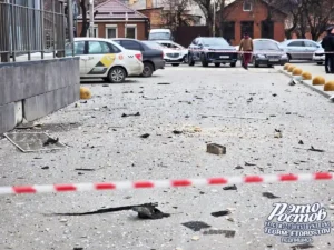 На росії у Ростові-на-Дону дрон влучив у багатоповерхівку