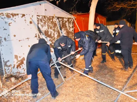 Масована атака на Кропивницький: пролунало понад 30 вибухів, є поранені