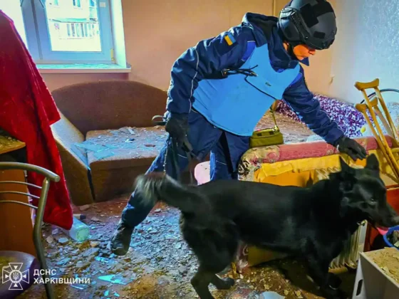 Харків: удар по підприємству та житловому будинку, є поранені