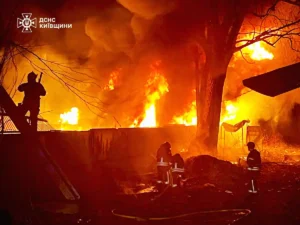 Наслідки атака російських БпЛА на Київ: троє загиблих, серед них дитина