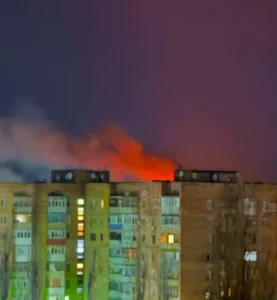 Вибухи та пожежа у Луганську: повідомляють про удар по заводу
