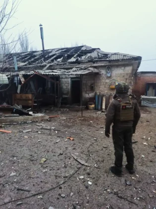 Обстріли Донеччини: нові руїни і жертви 11 березня
