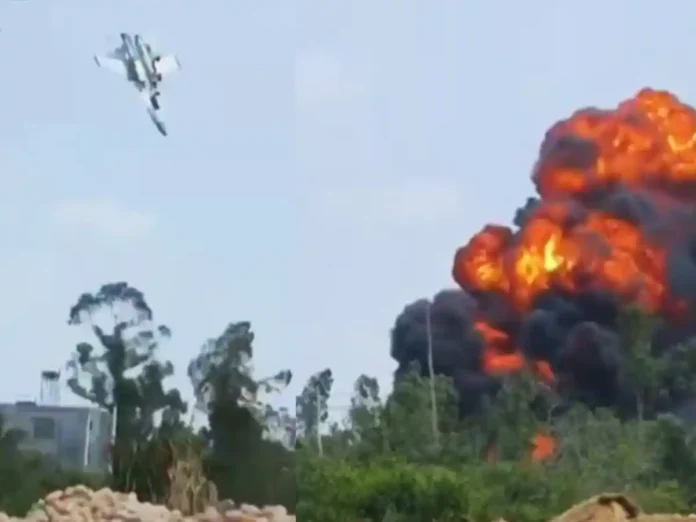 У Південному Китаї розбився винищувач ВМС КНР J-15