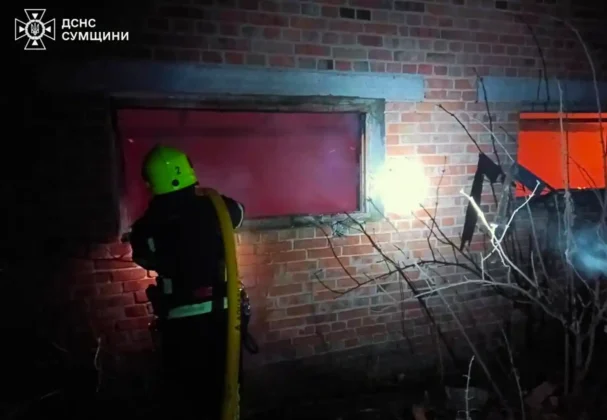 Росіяни завдали подвійного удару по рятувальниках у Конотопі