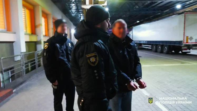 В Україну екстрадували забудовника: ошукав інвесторів 42 новобудов Києва