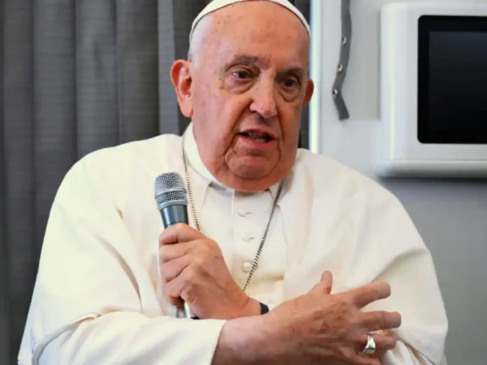 Папа Римський Франциск підключений до ШВЛ після бронхоспазму