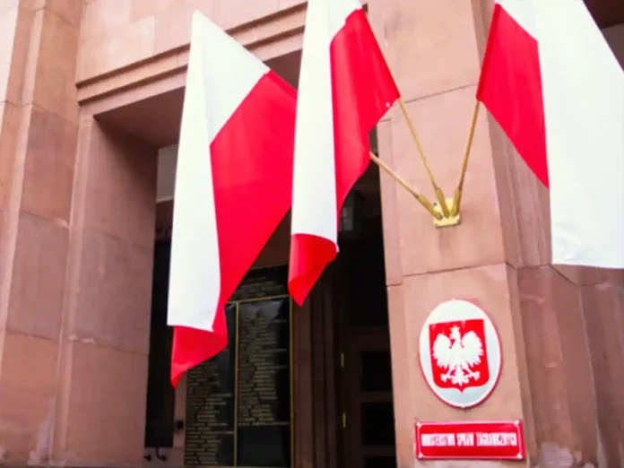 У Польщі оцінили суперечку навколо Starlink як позитив для України