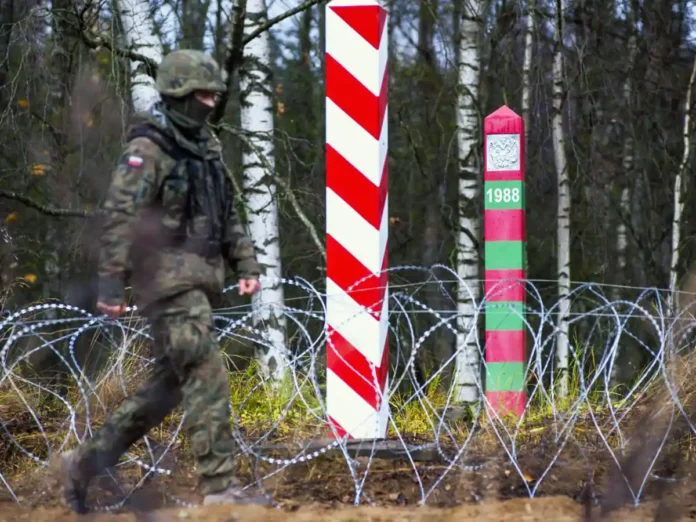 Польща замінує кордони з росією та Білоруссю