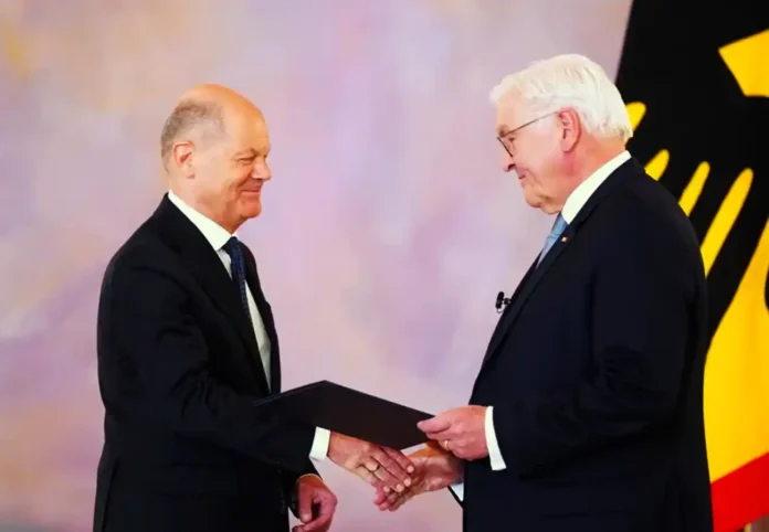 Офіційно відправлено у відставку уряд Олафа Шольца