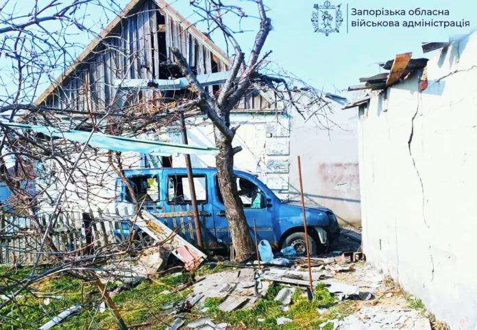 Атака на Запорізький район дронами: є поранені, руйнування