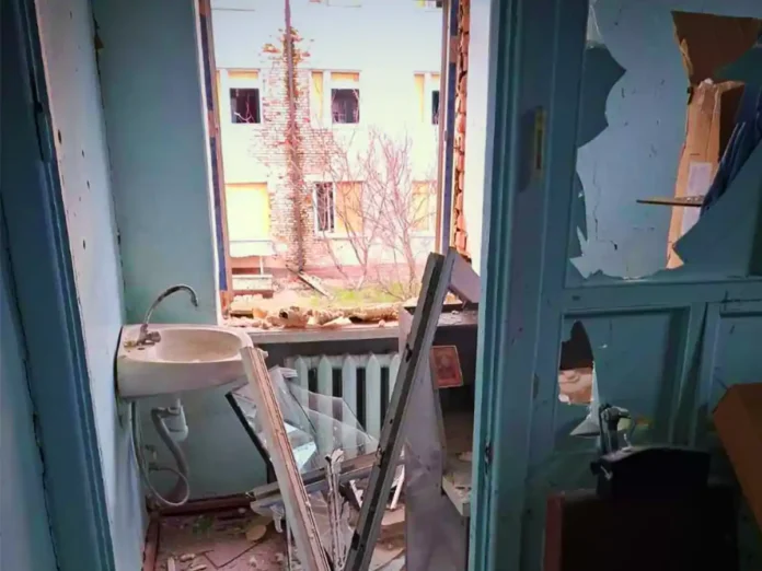 Росіяни атакували лікарню Чернігівської області: поранена медсестра