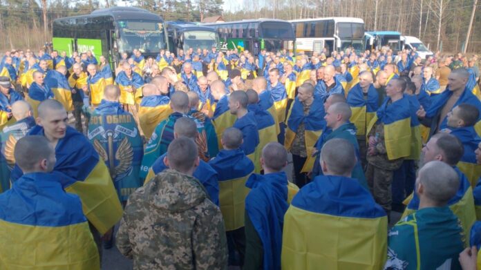 З російського полону повернулися 277 українських захисників