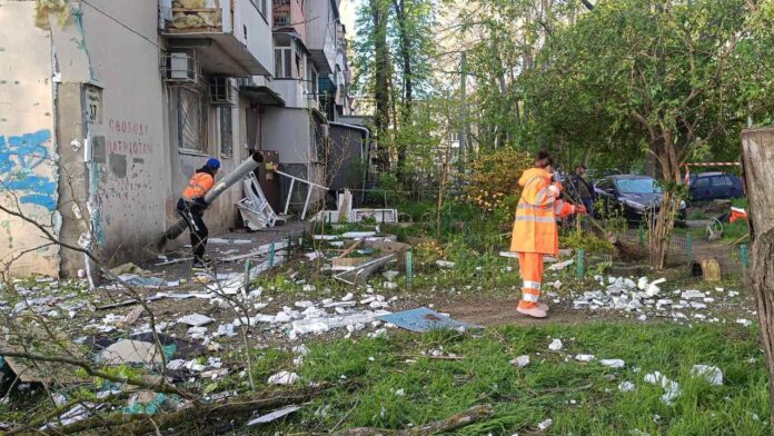 Ракетний удар рф пошкодив 24 будинки та освітні заклади в Одесі